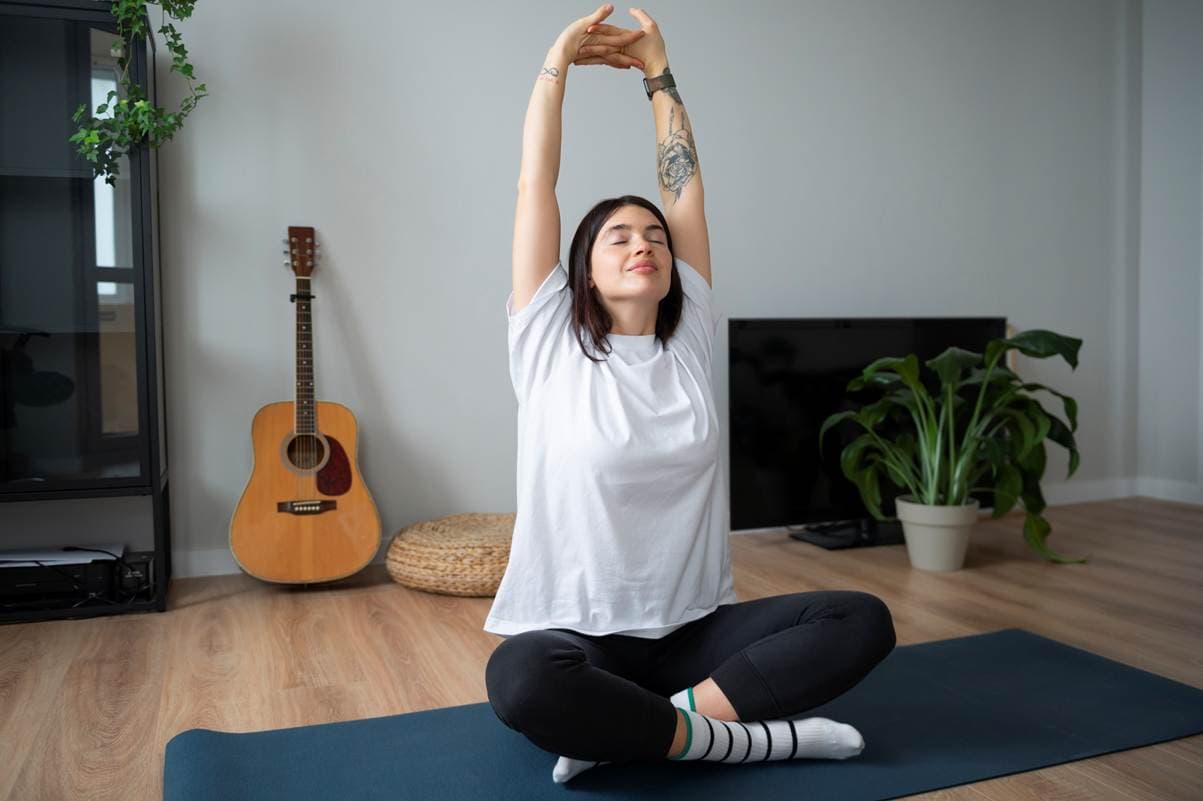 5 Peregangan Sederhana yang Cocok Saat Bulan Puasa untuk Menghilangkan Nyeri Sendi Agar Lebih Bugar - Image