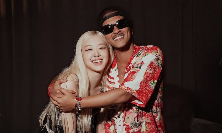 Fakta di Balik Isu Bruno Mars yang Disebut Unfollow Rosé Usai Gagal Menang di Grammy Awards 2026 - Image