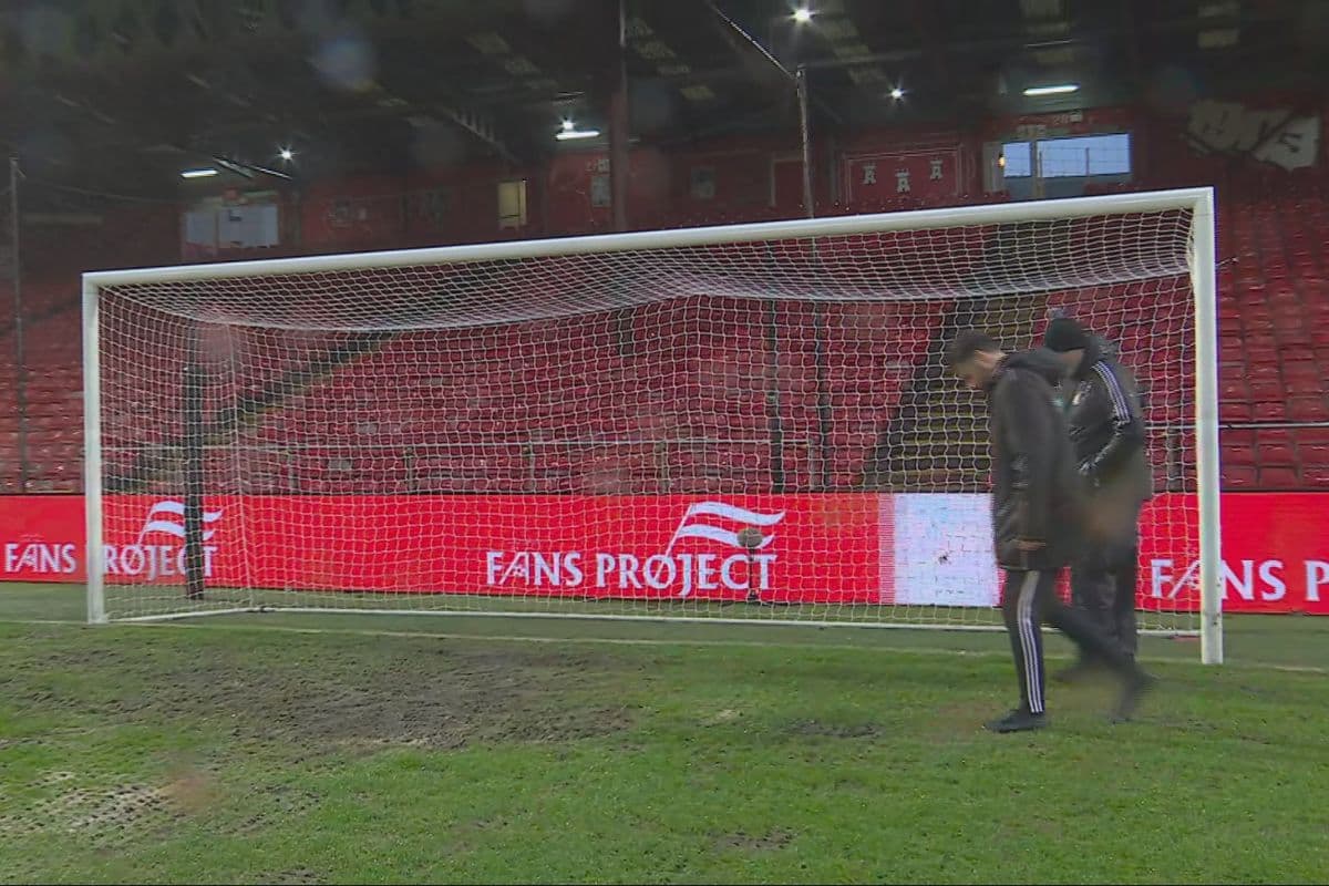 Lapangan Pittodrie Digenangi Air, Laga Aberdeen vs Celtic Ditunda - Image