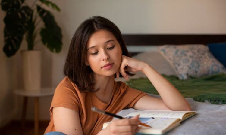 Jenis Journaling yang Cocok untuk 3 Zodiak Berdasarkan Kepribadiannya - Image