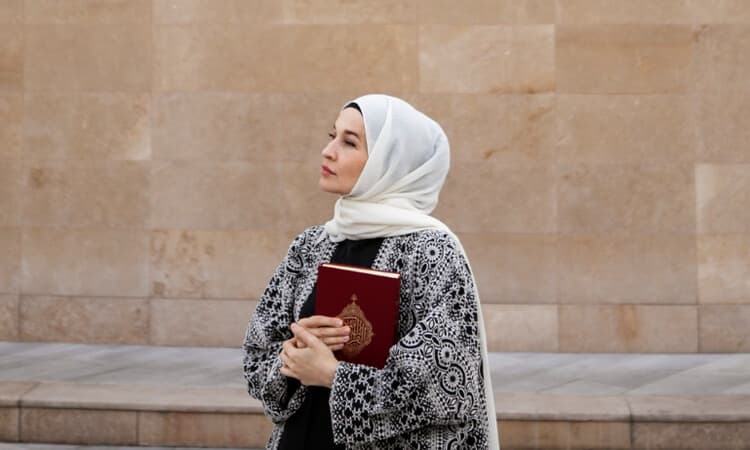 8 Amalan Sunnah Ramadan yang Memperkuat Nilai Ibadah dan Penguatan Ukhuwah Islamiyah - Image