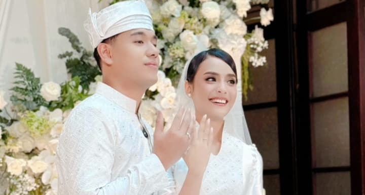Intip Momen Pernikahan Penyanyi Jaz Hayat dengan Wavi Jihan, Dirias MUA Bubah Alfian - Image