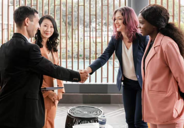 Seni Kepercayaan Diri yang Tenang: 7 Kebiasaan Sehari-hari yang Membuat Orang Lebih Menghormati Anda - Image