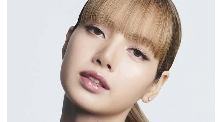 Naik Daun, Lisa BLACKPINK Jadi Brand Ambassador Baru untuk SHISEIDO - Image