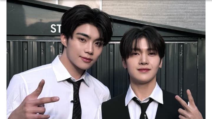 Tanda Tangan dengan WAKEONE, Seok Matthew dan Park Gun Wook  ZEROBASEONE Siap Bersinar - Image