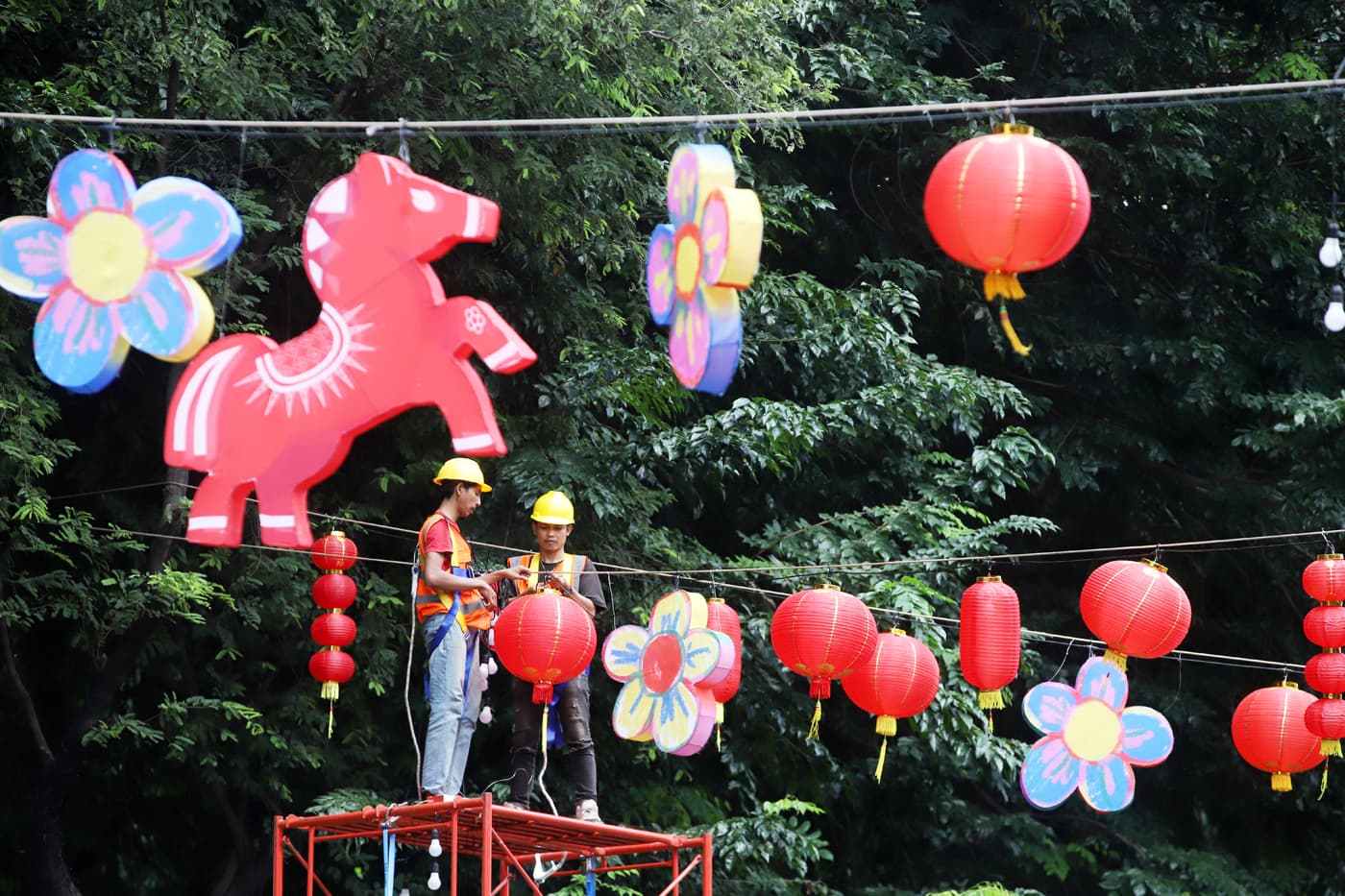 Tips Investasi 2026: Strategi Cuan di Tahun Kuda Api ala Ekonom dan Pakar Feng Shui - Image