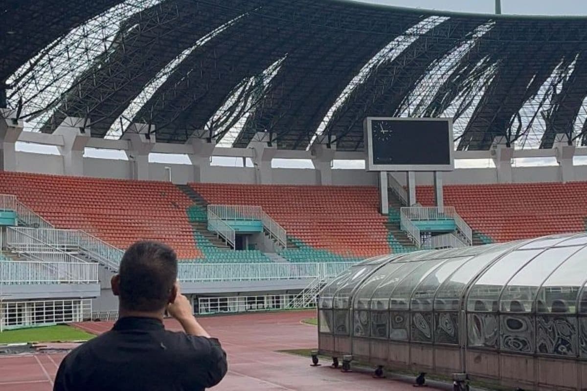 Laga Championship Tetap Digelar di Stadion Pakansari usai Puting Beliung - Image