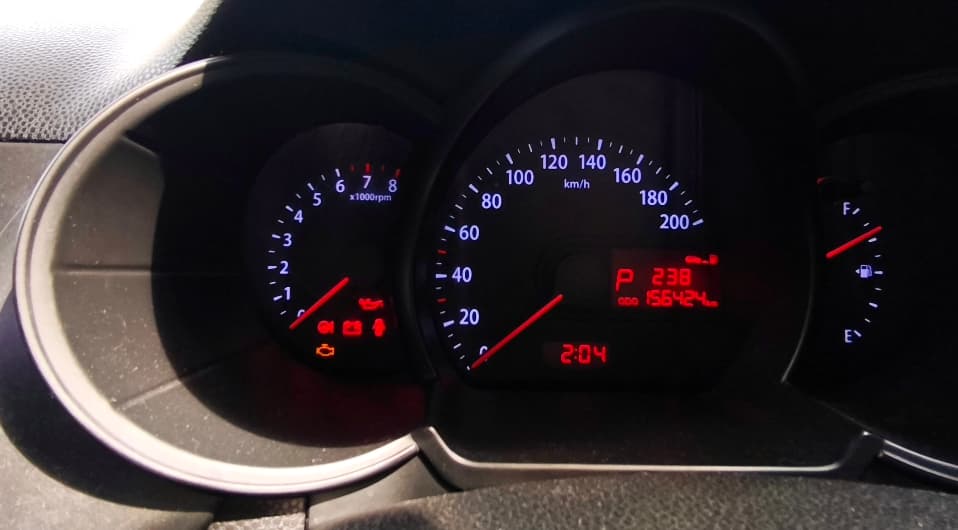 Lampu Indikator Mobil Nyala Terus? Jangan Panik, Lakukan 5 Langkah Ini Sebelum Terlambat! - Image