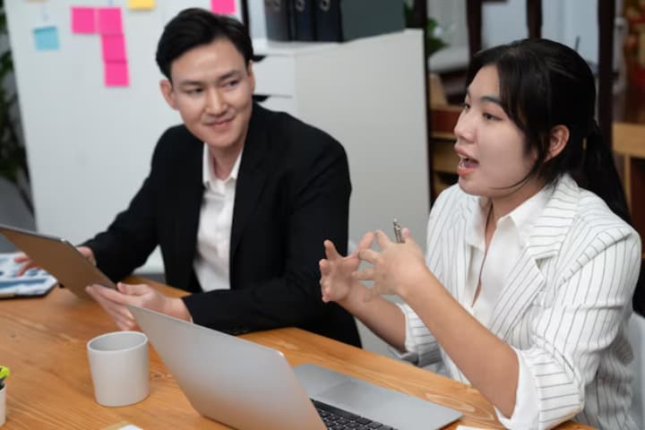 Jika Seseorang Memberi Anda Nasihat yang Tidak Diminta, Itu Bukanlah Bentuk Bantuan: Perspektif Psikologi tentang Ketidakamanan Diri - Image