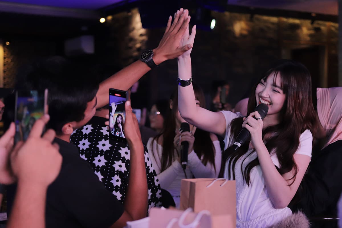 Papion Cerita Momen Gagal Bikin Cokelat di Acara Rilis Single Chocolate - Image