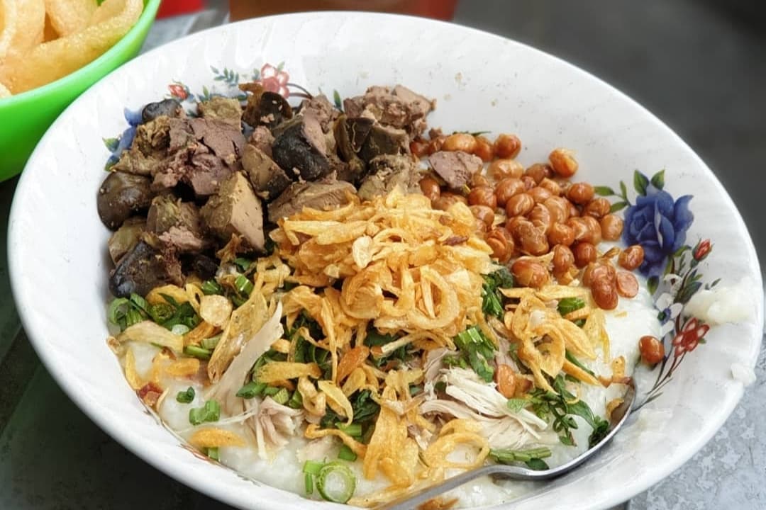5 Kuliner Bandung Terkenal dan Viral: Rekomendasi Tempat Makan Enak di Kota Kembang, Wajib Masuk Bucket List! - Image