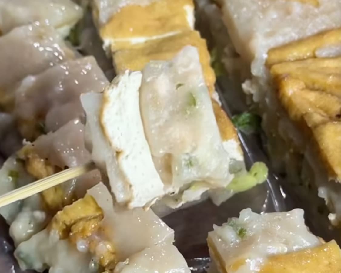 Cilok Ayam Tahu Satset, Takjil Gurih Kenyal yang Nagih Sejak Gigitan Pertama - Image