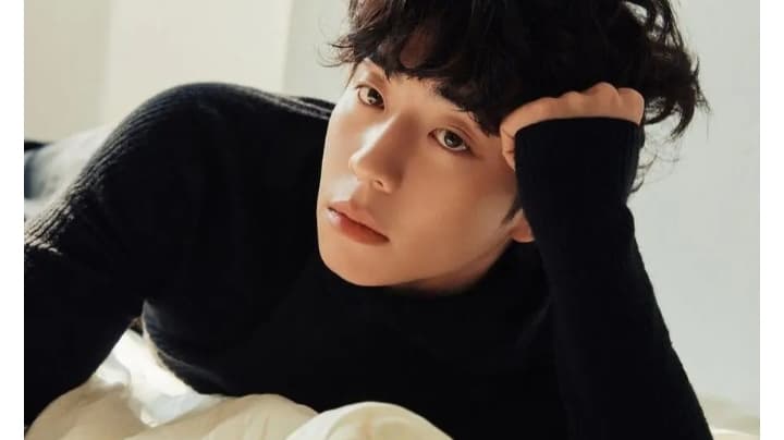 Chae Jong Hyeop Ungkap Drama Barunya In Your Radiant Season dalam Pemotretan dan Wawancara dengan Majalah Elle Korea - Image