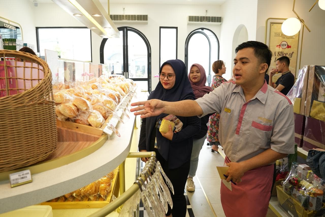 Gelar Program Let Eid Be The Light, Ajak Masyarakat Berbagi untuk Anak Yatim - Image