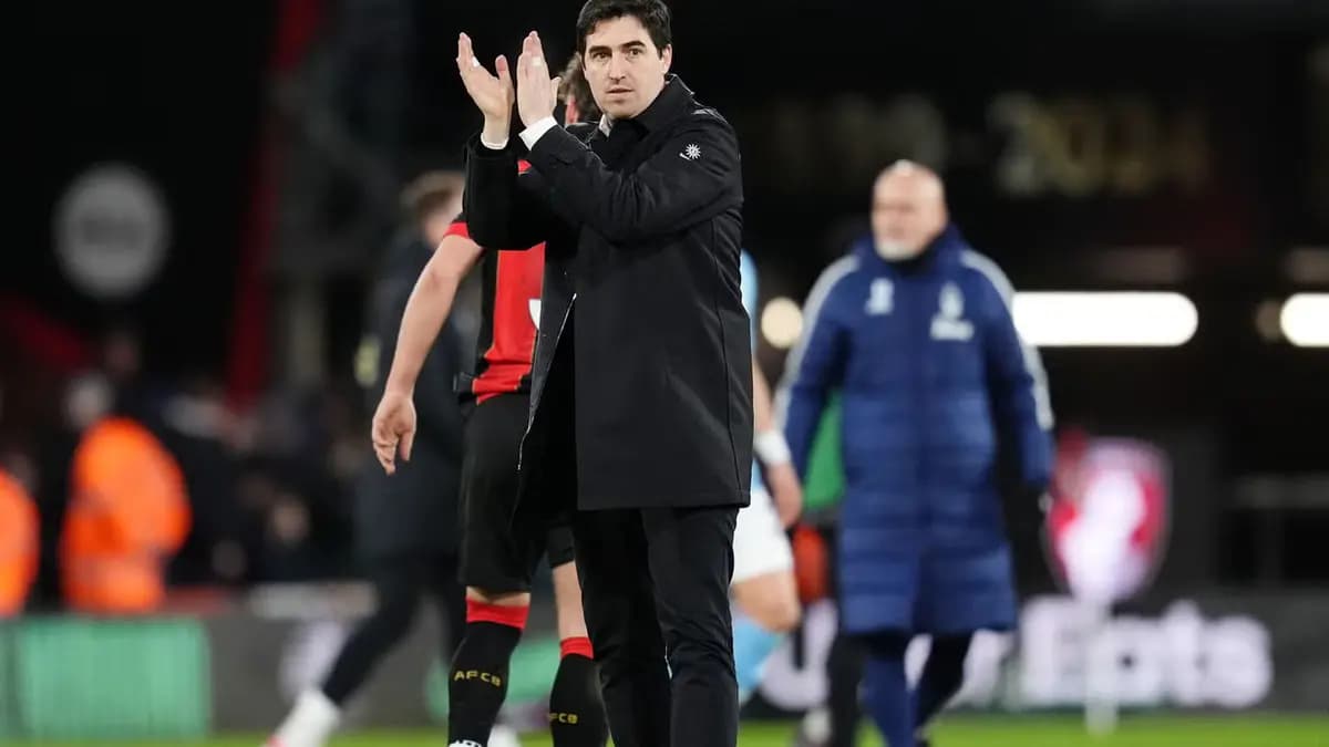 Bournemouth Ditahan Imbang Brentford Tanpa Gol, Andoni Iraola Kritik Keputusan VAR - Image