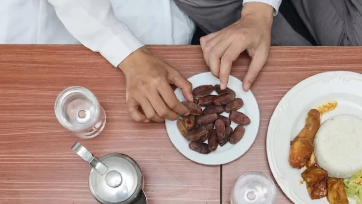 5 Amalan Sunnah Nabi Muhammad Saat Berbuka Puasa, Konsumsi 3 Butir Kurma Auto Bernilai Pahala - Image
