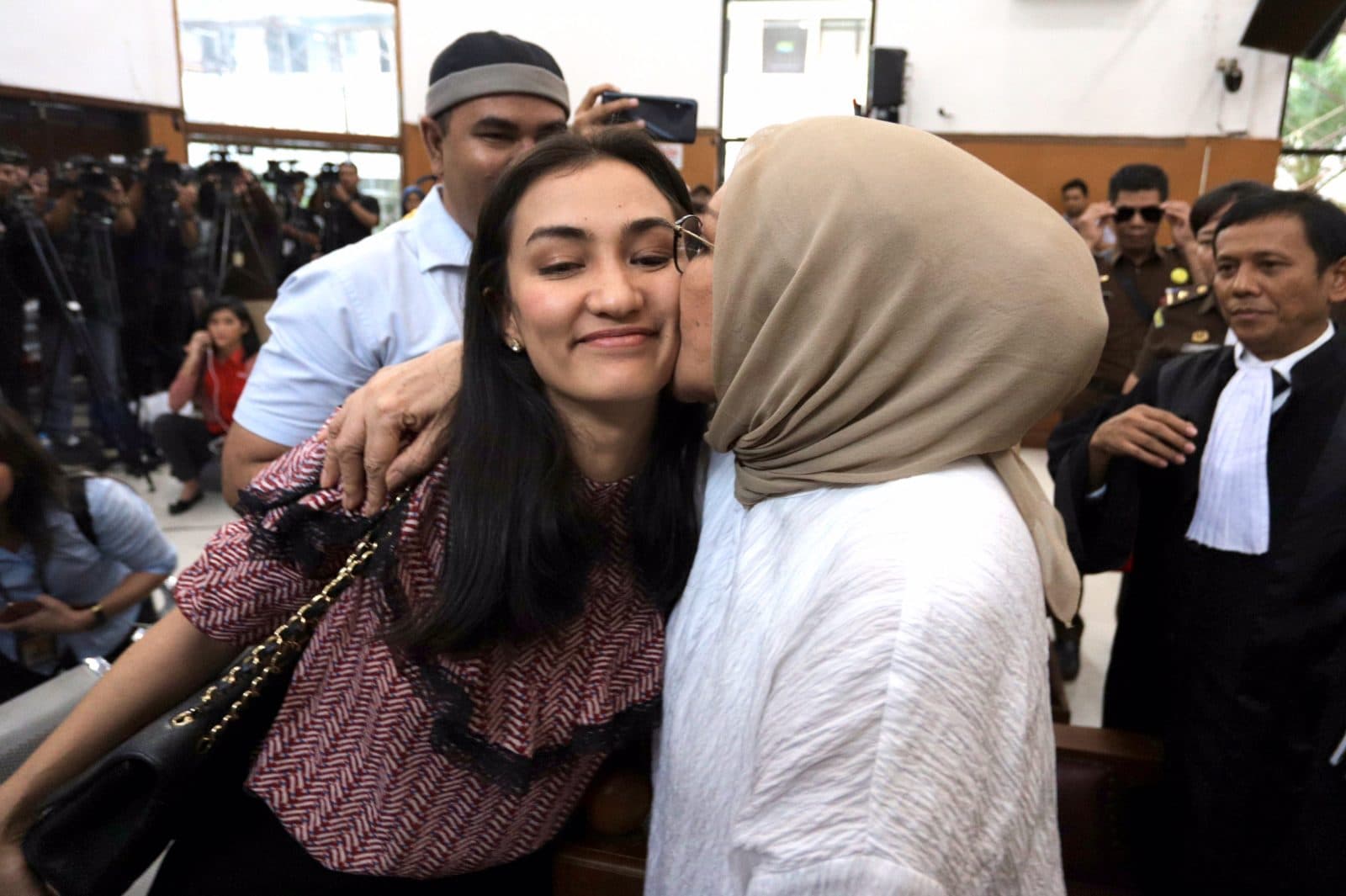 Ratna Sarumpaet Dilaporkan Cucunya ke Bareskrim Gara-gara Warisan, Atiqah Hasiholan: Ayahnya Masih Hidup Lho! - Image