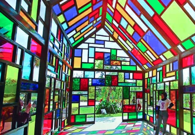 Di Balik Taman Mozaik yang Sudah Viral meski Baru Selesai 25 Persen - Image