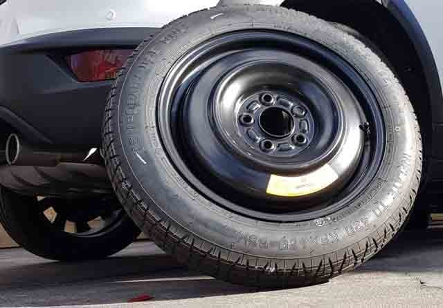 Banyak yang Belum Tahu Kenapa Ban Serep Punya Ukuran Lebih Kecil dan Seberapa Aman Pemakaiannya - Image