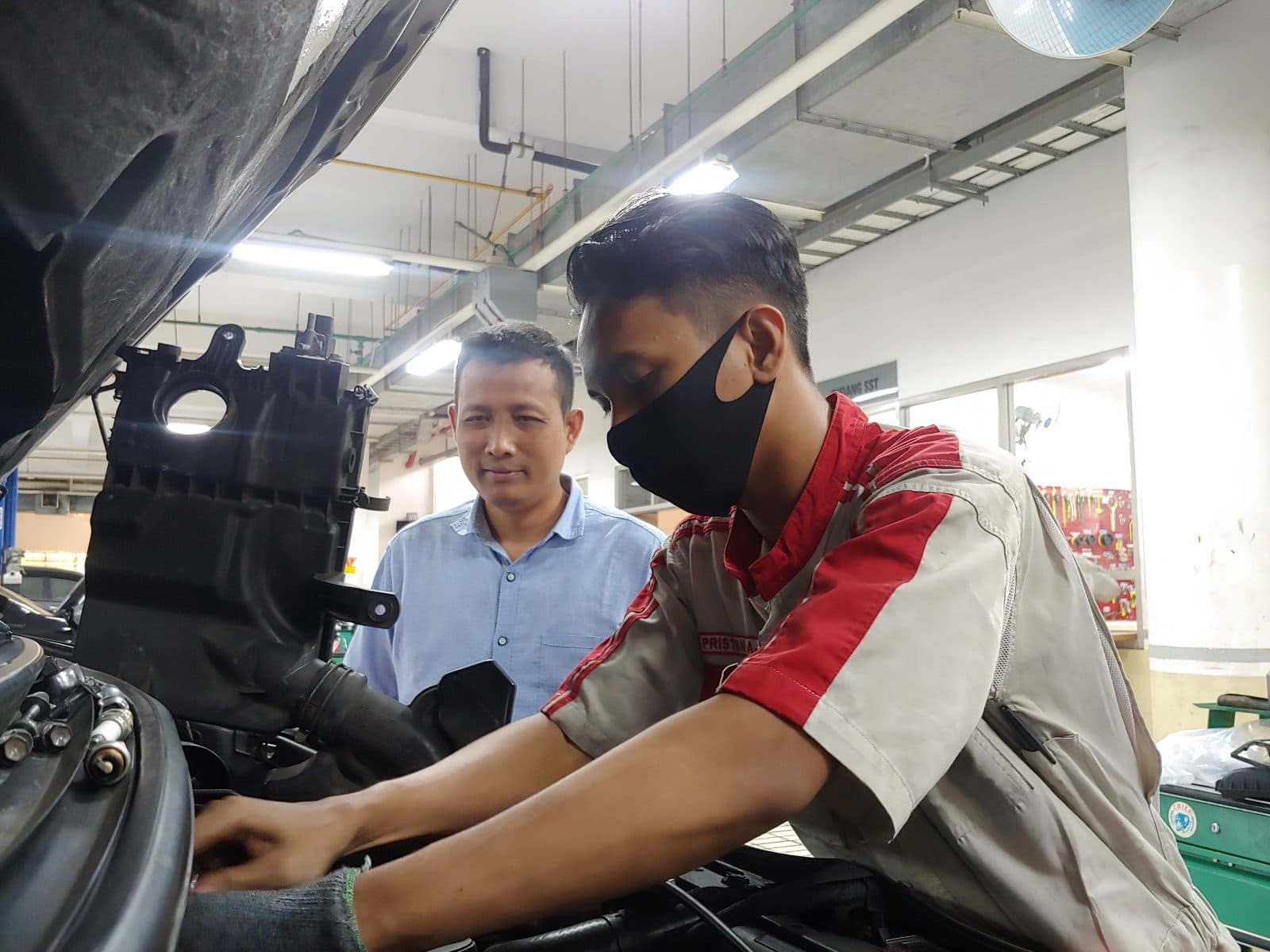 Hindari Kerusakan, Kenali Gejala Transmisi Mobil Matic Perlu Perawatan - Image