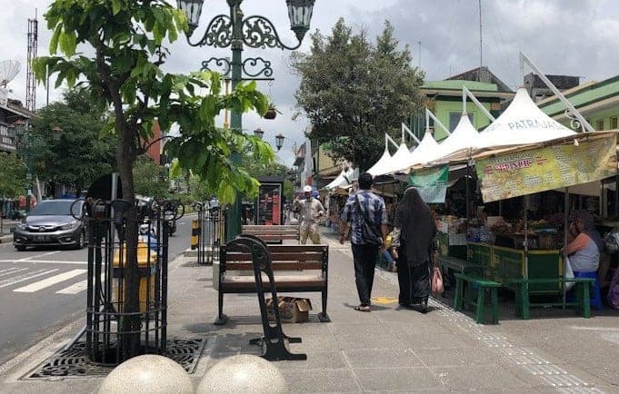 Wisatawan Masih Bandel Tak Pakai Masker di Malioboro - Image