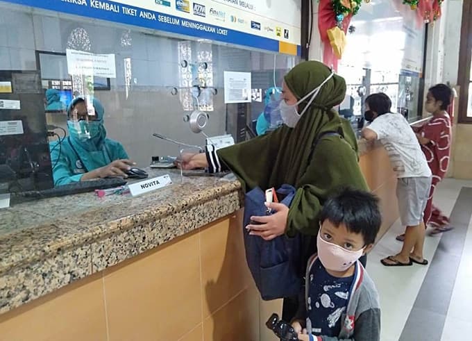 Puluhan Stasiun di Surabaya Tutup Layanan Pembelian Tiket Offline - Image