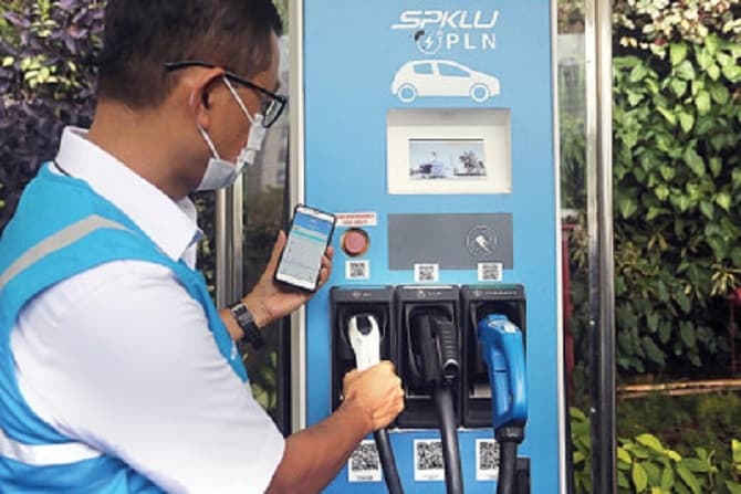 Pemerintah Harus Kejar Target, Bangun Ratusan SPKLU dalam 3 Bulan - Image