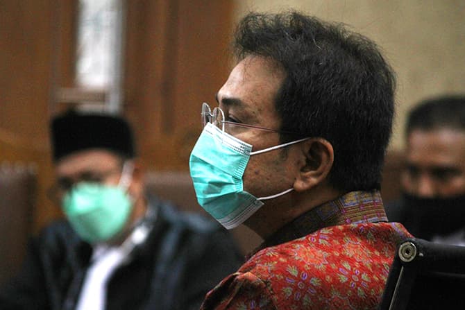 KPK Yakin Azis Syamsuddin Bersalah Menyuap Eks Penyidiknya - Image