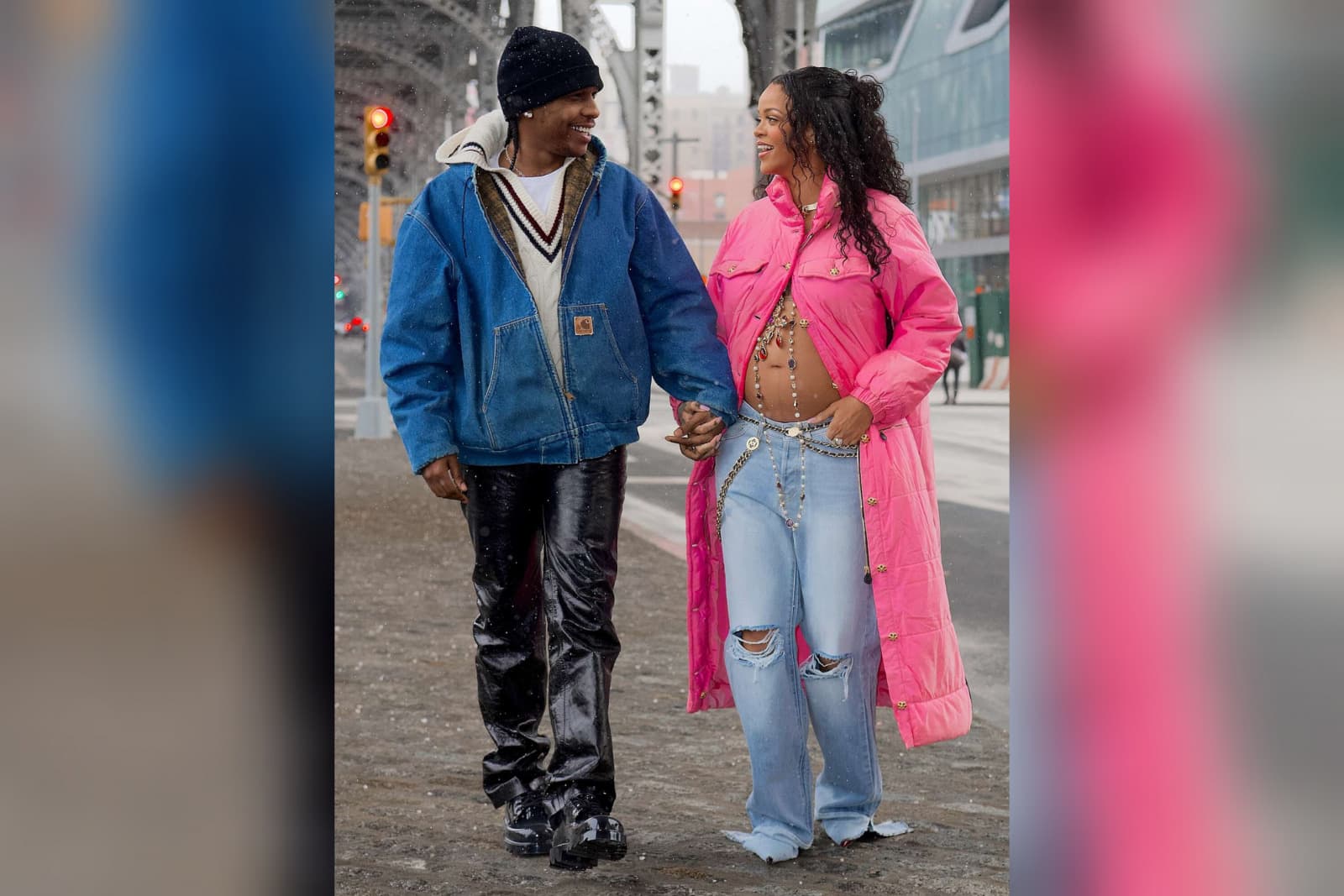 Bersama Kekasihnya, Rihanna Umumkan Kehamilan Sambil Pamer Perut - Image