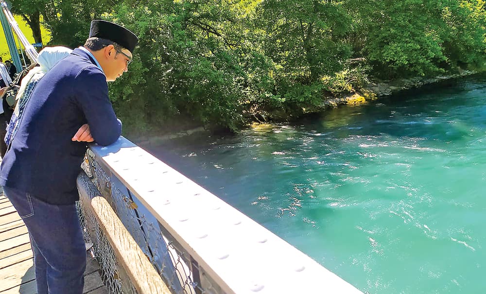 Jejak Sunyi di Sungai Aare: Peristiwa Pilu yang kembali Terbayang di Tengah Prahara Rumah Tangga Ridwan Kamil-Atalia - Image