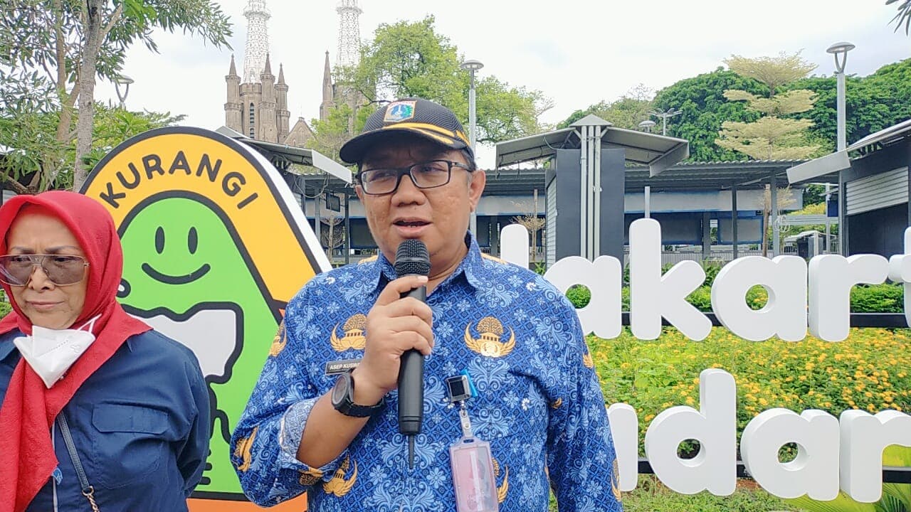 Jakarta Siaga Banjir! 1.790 Pasukan Orange Diterjunkan Sisir Sampah di 25 Titik Rawan - Image