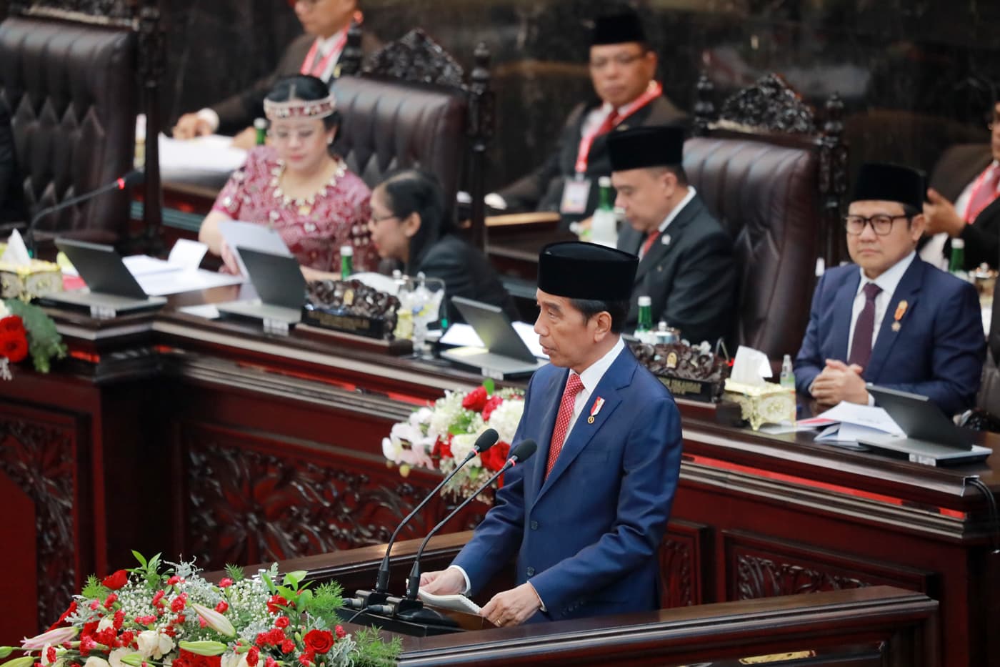 Presiden Joko Widodo saat pidato pengantar RUU tentang APBN tahun anggaran 2024 beserta nota keuangannya pada rapat Paripurna DPR pembukaan masa persidangan I DPR tahun sidang 2023-2024 di Gedung Nusantara, Kompleks Parlemen, Senayan, Jakarta, Selasa (16/ - Image