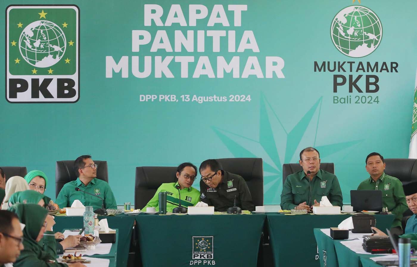 Dari kiri Sekretaris SC Syaiful Huda Sekjen PKB Hasanudin Wahid Ketua SC Faizol Riza Ketua OC Cucun Syamsul Rizal Sekretaris OC Zainul munasicin saat Rapat Panitia Muktamar PKB 2024 di Kantor DPP PKB, Jakarta, Selasa (13/8/2024). (Fedrik Tarigan/ Jawa Pos - Image