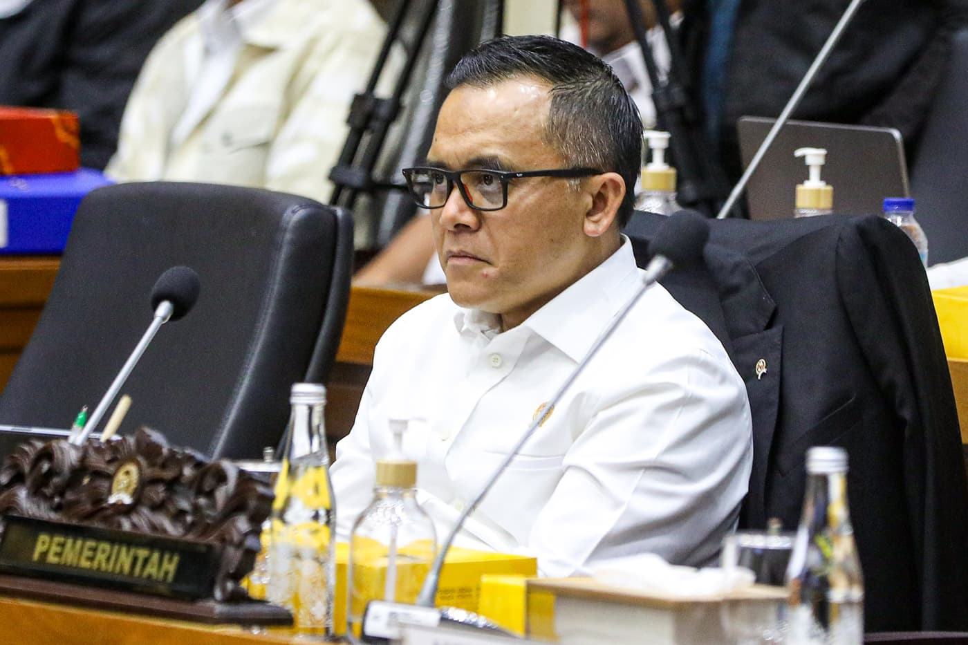 Menteri Pendayagunaan Aparatur Negara dan Reformasi Birokrasi Abdullah Azwar Anas menyampaikan tanggapan pemerintah pada rapat kerja dengan Badan Legislasi (Baleg) DPR di Kompleks Parlemen, Senayan, Jakarta, Senin (9/9/2024). (Salman Toyibi/Jawa Pos) - Image
