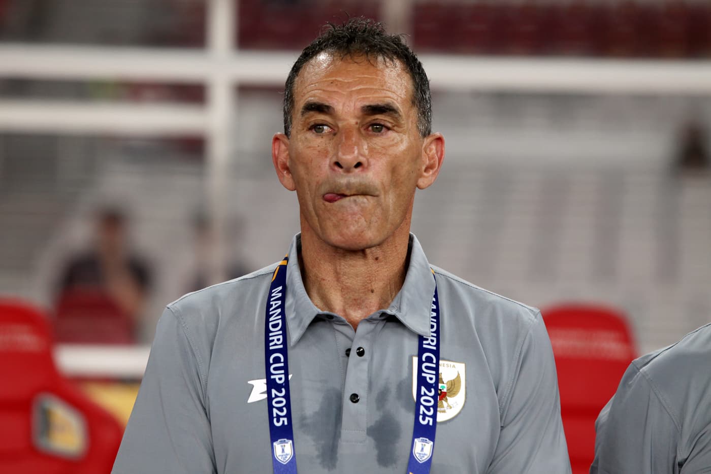 Pelatih Timnas Indonesia U-23, Gerald Vanenburg saat pertandingan melawan Timnas U23 Brunei Darussalam dalam pertandingan penyisihan Grup A Piala AFF U-23 2025 di Stadion Utama Gelora Bung Karno (SUGBK), Senayan, Jakarta, Selasa (15/7/2025). (Dery Ridwans - Image