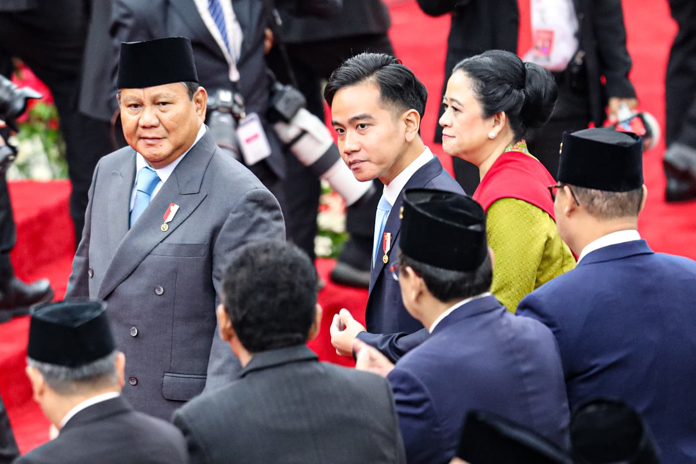 Presiden RI Prabowo Subianto didampingi wakil presiden Gibran Rakabuming Raka dan Ketua DPR RI Puan Maharani memasuki ruang Sidang Tahunan MPR dan Sidang Bersama DPR - DPD Tahun 2025 di Gedung Nusantara, Kompleks Parlemen, Senayan, Jakarta, Jumat (15/8/20 - Image