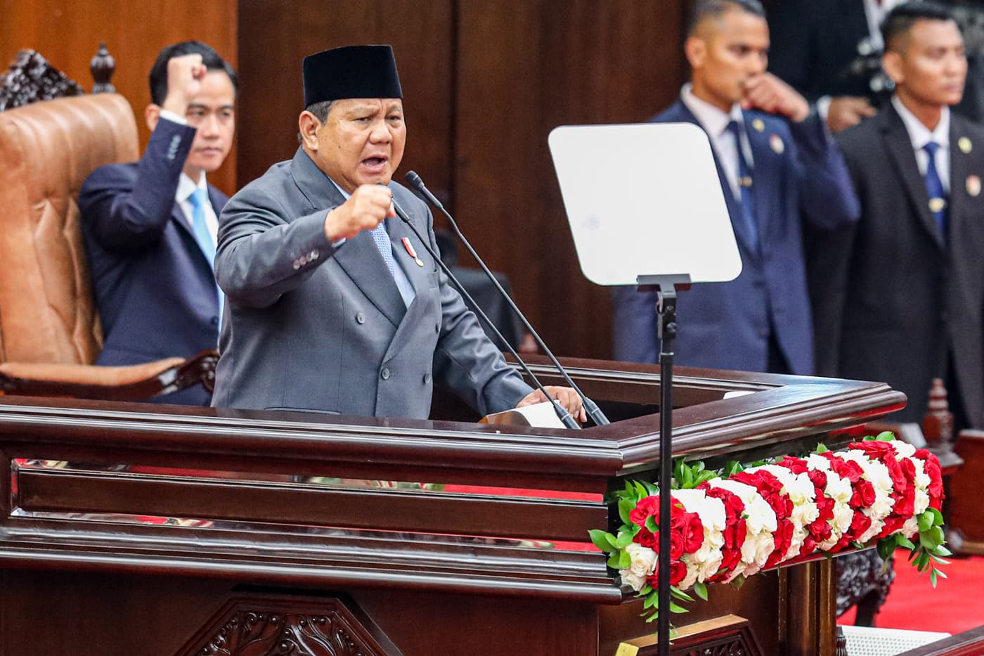 Presiden Prabowo Subianto menyampaikan pidato kenegaraan dalam rangka Penyampaian Pengantar/Keterangan Pemerintah atas RUU tentang APBN Tahun Anggaran 2026 beserta Nota Keuangannya saat Sidang Paripurna Pembukaan Masa Persidangan I DPR Tahun Sidang 2025-2 - Image