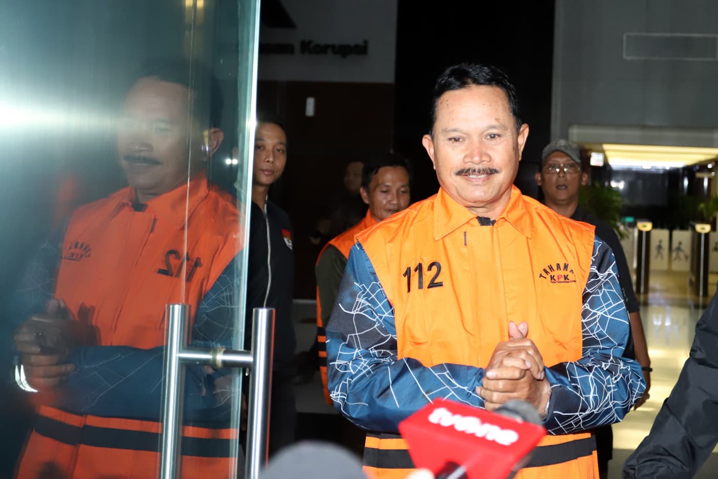 Wali Kota Madiun Maidi sebagai tersangka kasus dugaan tindak pidana korupsi terkait pemerasan dengan modus fee proyek dan dana CSR serta penerimaan lainnya atau gratifikasi di lingkungan Pemerintah Kota Madiun usai menjalani pemeriksaan di Gedung KPK Mera - Image