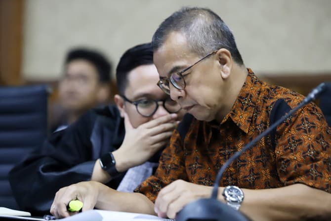 Mantan Direktur Utama PT Garuda Indonesia Emirsyah Satar saat menjalani sidang di Pengadilan Tipikor, Jakarta, Kamis (30/1/2019). Dalam sidang ini beragendakan mendengarkan dua saksi yakni Kabul Riwanto dan Welfridus Korbaho. Foto: Dery Ridwansah/ JawaPo - Image