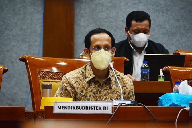 Mendikbud-Ristek Nadiem Makarim saat rapat bersama Komisi X DPR RI di Kompleks Parlemen, Senayan, Jakarta, Senin (31/5/2021). Mendikbud-Ristek Nadiem Makarim mengatakan seluruh sekolah harus menerapkan belajar tatap muka terbatas. Dia mengatakan tempat-t - Image