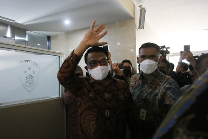 Kepala Staf Kepresidenan (KSP) Moeldoko menjalani pemeriksaan di Bareskrim Polri, Jakarta, Selasa (12/10/2021). Moeldoko diperiksa sebagai saksi pelapor terkait dugaan kasus pencemaran nama baik yang dilakukan oleh dua orang anggota Indonesia Corruption W - Image