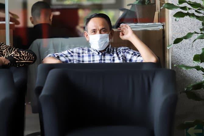 Politisi Partai Demokrat, Andi Arief memenuhi panggilan penyidik Komisi Pemberantasan Korupsi (KPK) di Jakarta, Selasa (10/5/2022). Politisi Partai Demokrat, Andi Arief memenuhi panggilan penyidik Komisi Pemberantasan Korupsi (KPK) di Jakarta, Selasa (10/ - Image